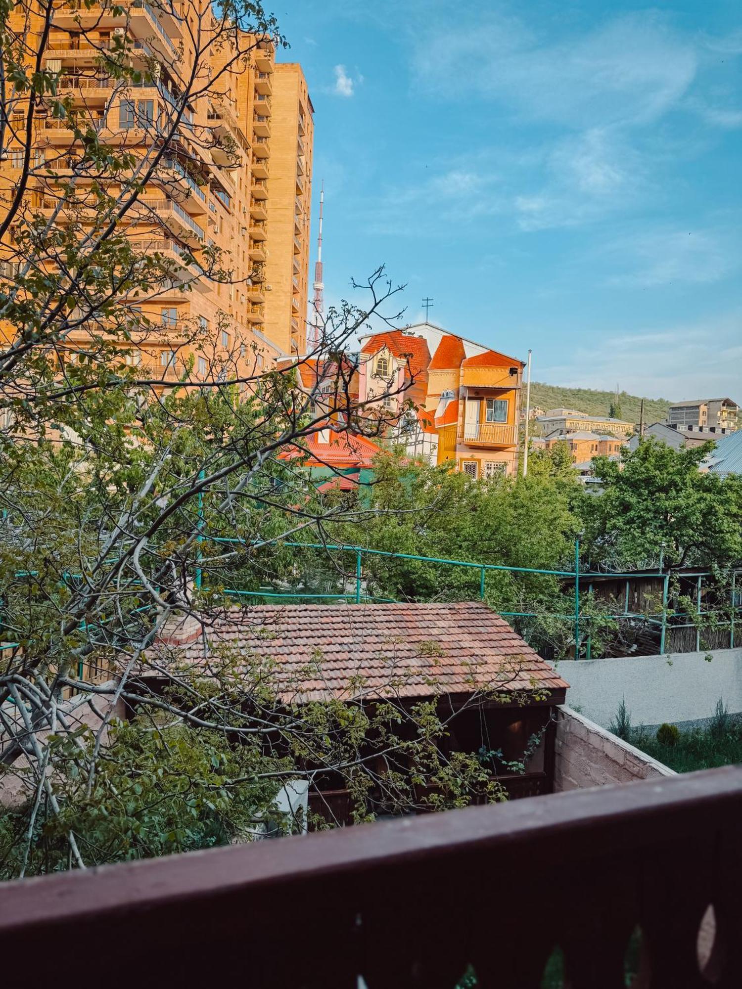 Armenia Hotel Yerevan Exterior photo