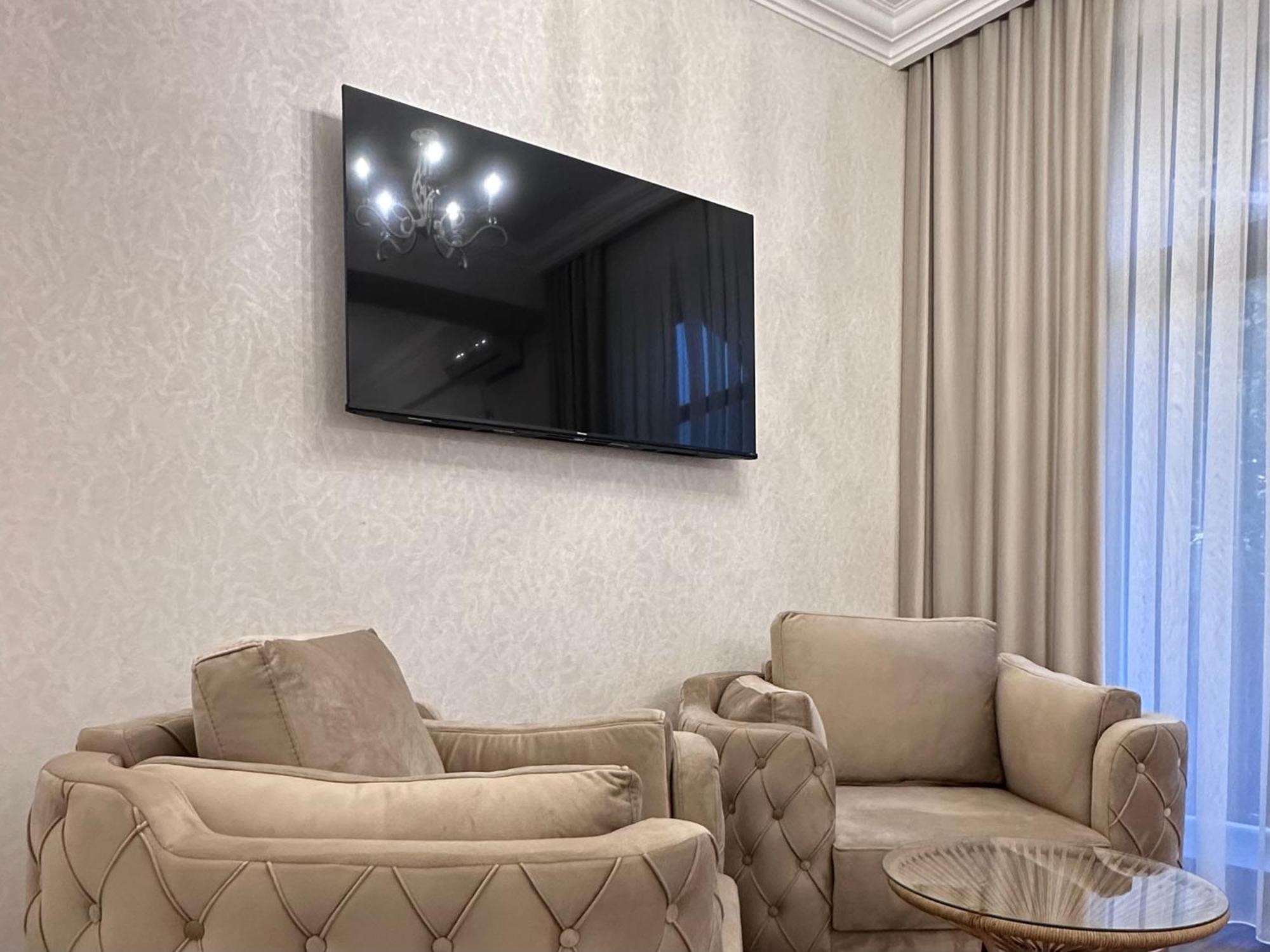 Armenia Hotel Yerevan Exterior photo