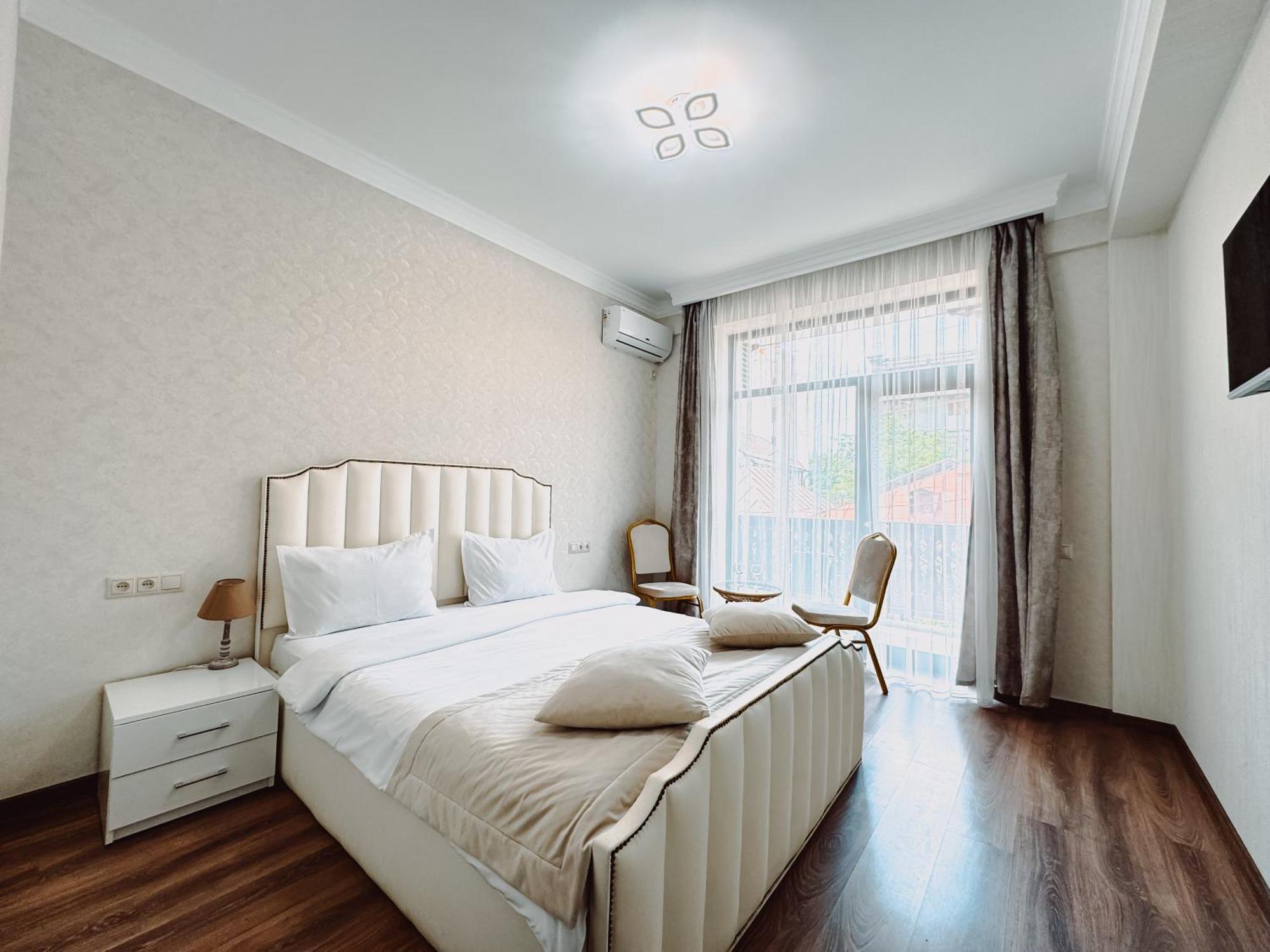 Armenia Hotel Yerevan Room photo