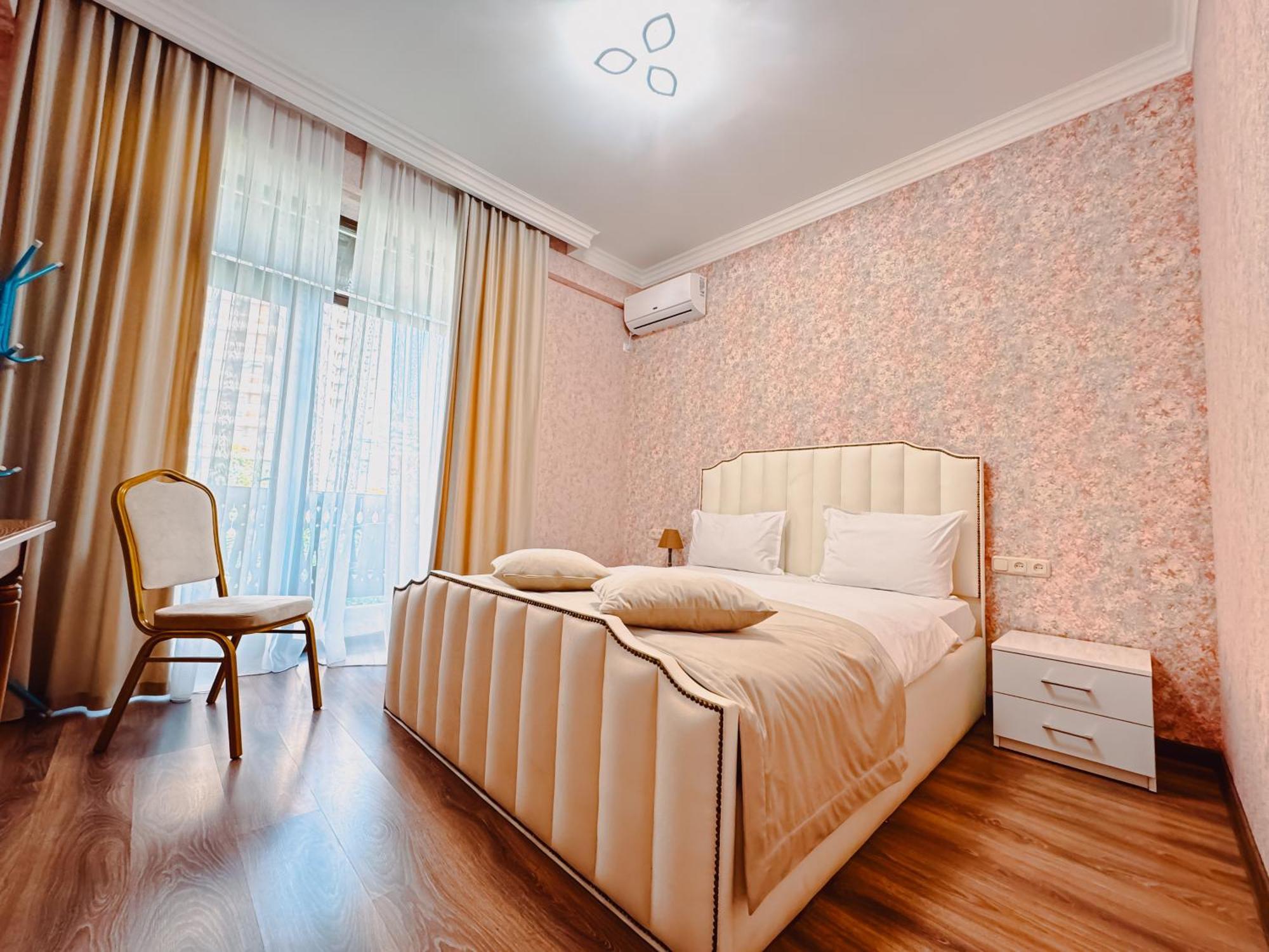 Armenia Hotel Yerevan Exterior photo
