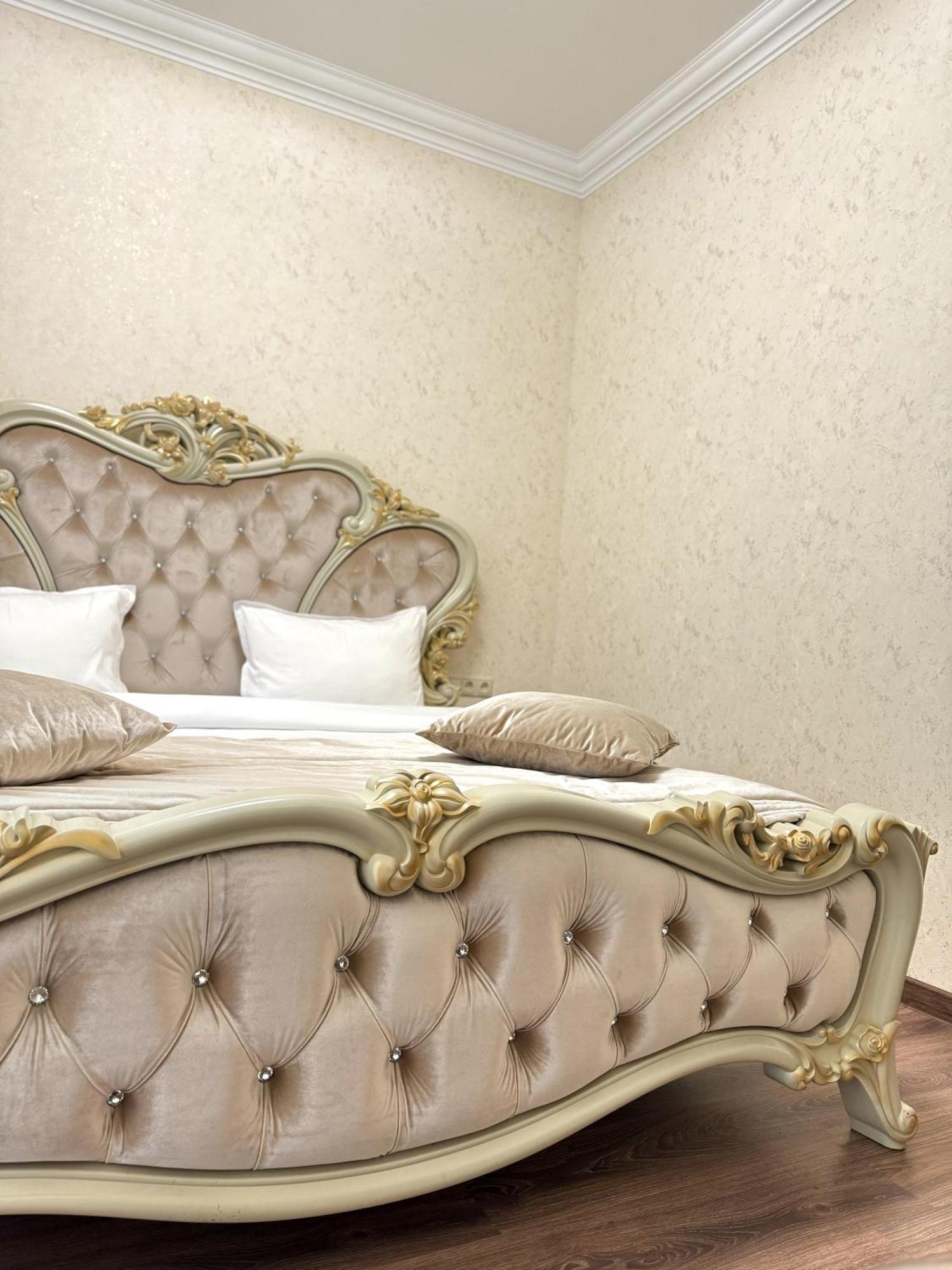Armenia Hotel Yerevan Exterior photo