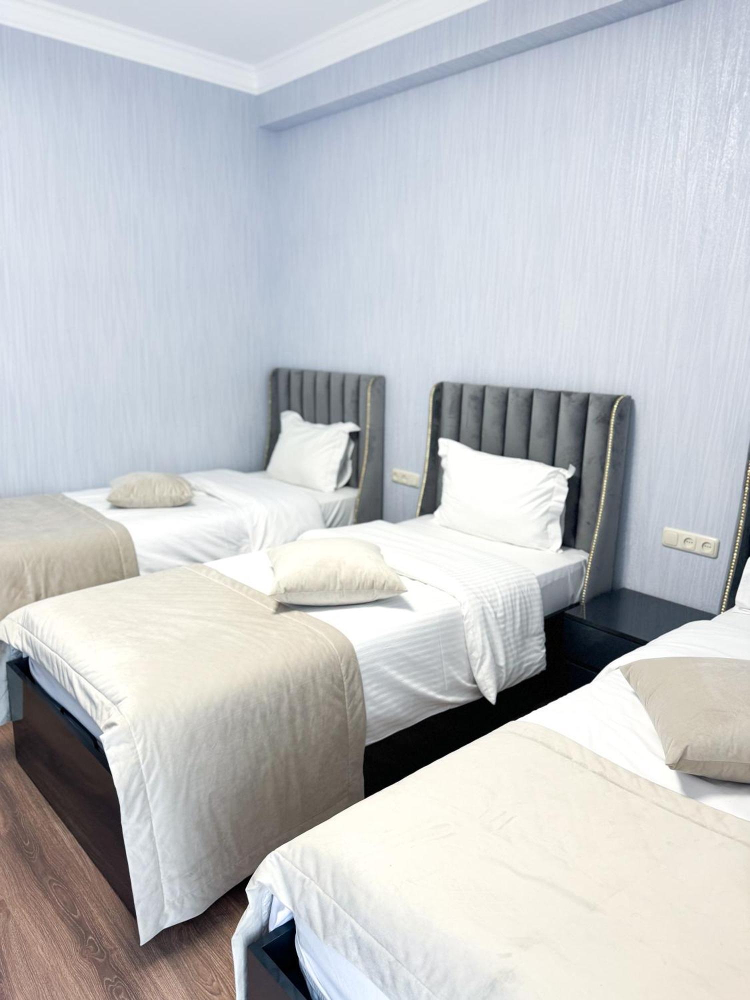 Armenia Hotel Yerevan Exterior photo